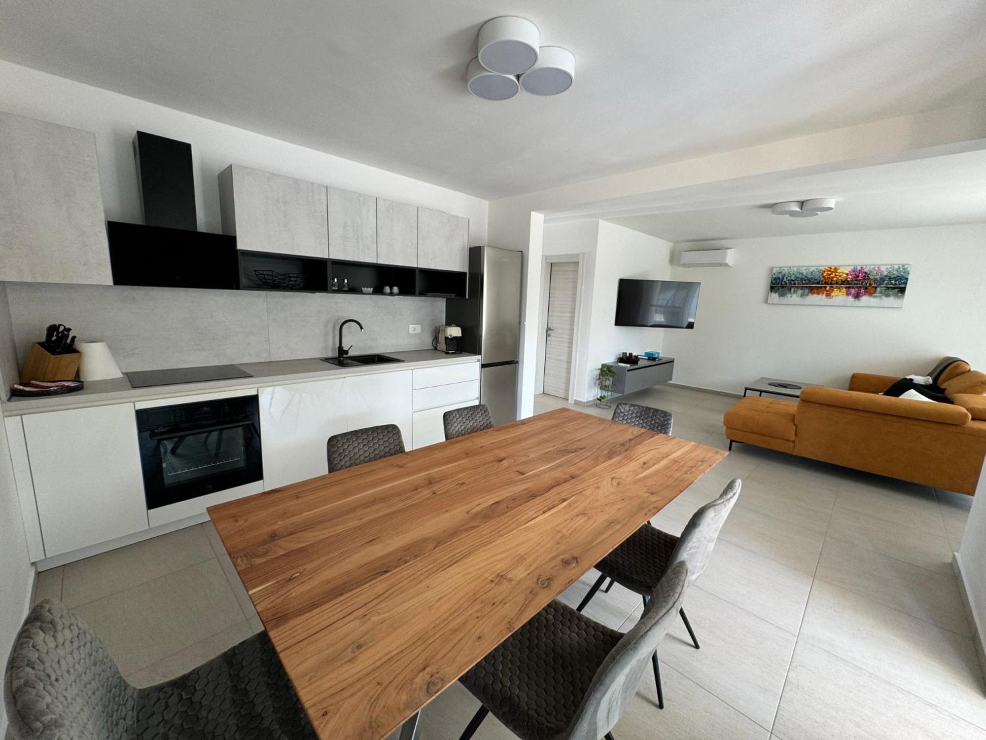 Mario Villa Porec